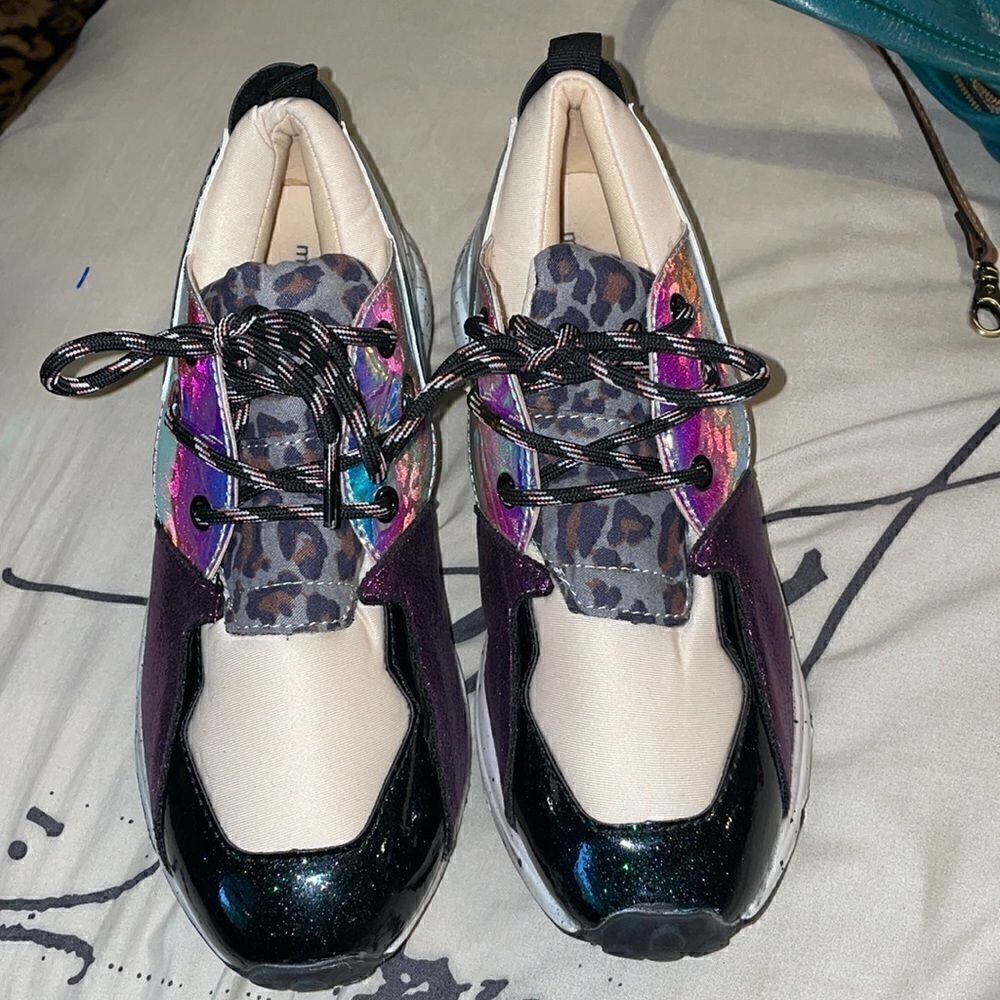 Madden Girl sneakers  